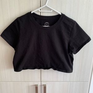 URBAN OUTFITTERS black crop top